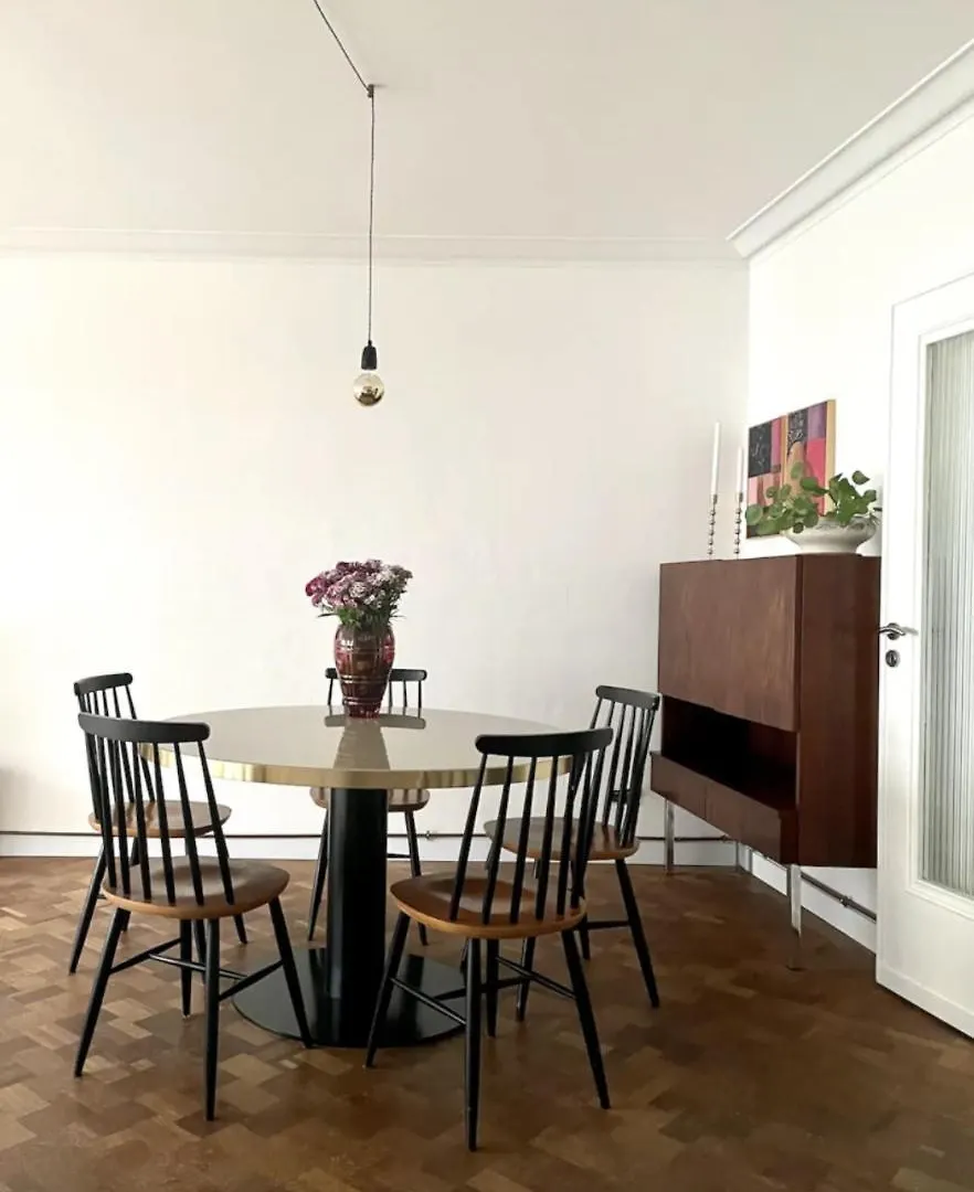 Jaren 60 Appartement Op Boogscheut Van De Zee Ostende 0*,  Bélgica